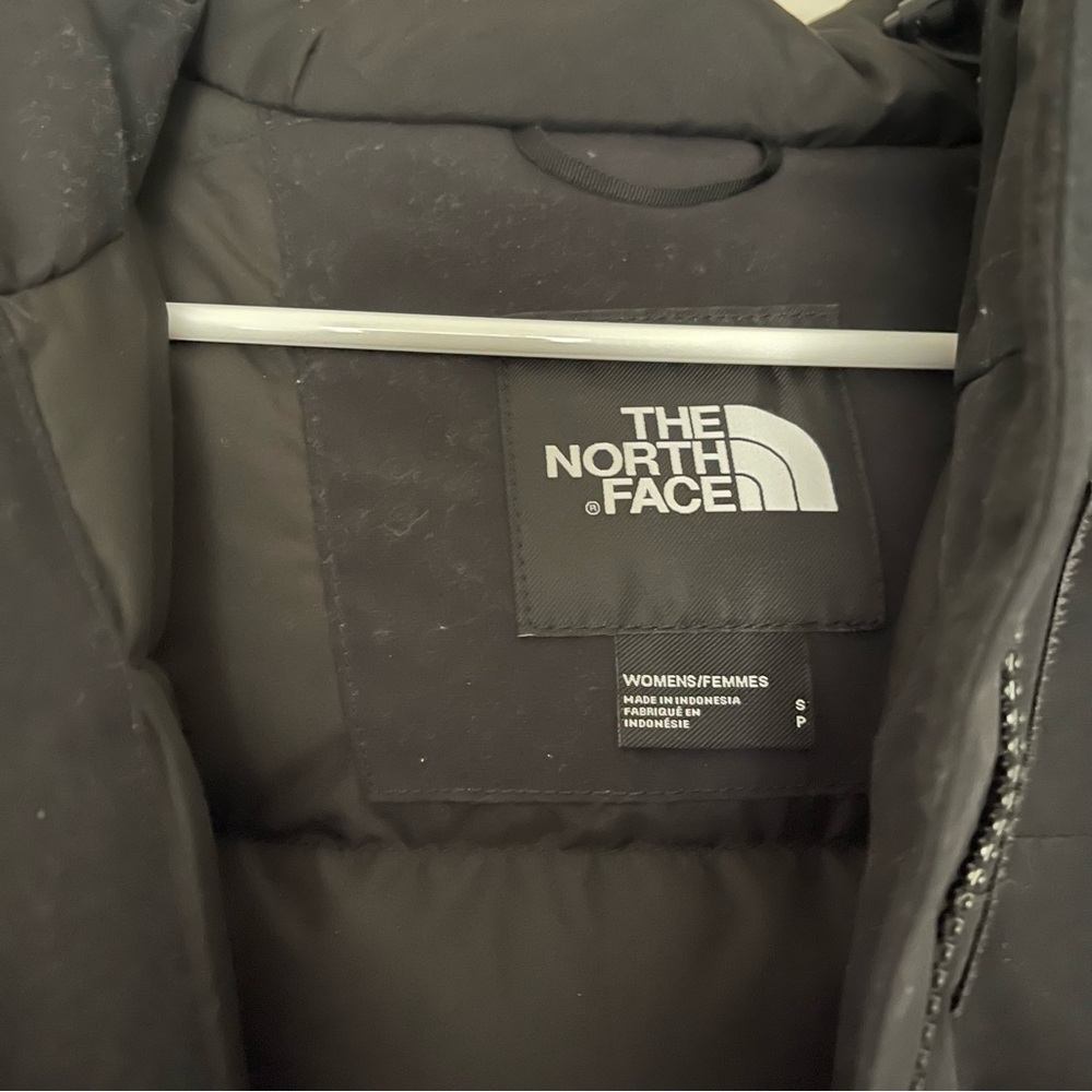 The North Face Women’s Arctic Parka black size S NWT - Picture 2 of 3
